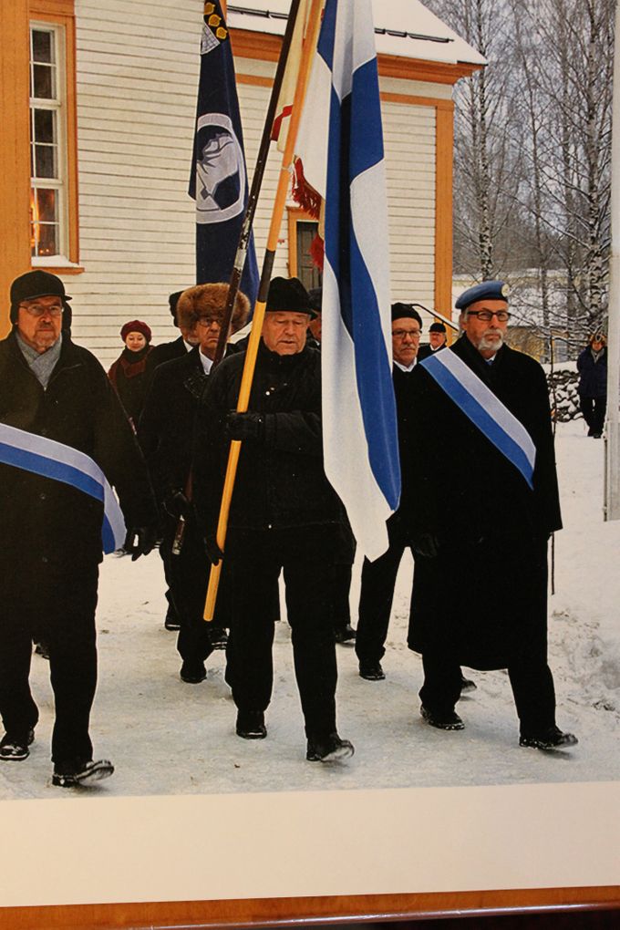 Lippuvartiossa itsenäisyyspäivänä 2013. Reservin upseerit Juhani Kosonen, Arto Valtonen ja Markku Vihavainen.