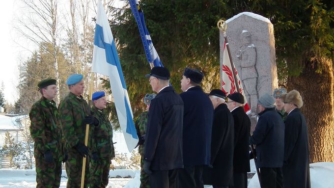 Itenäisyyspäivän kunniavartio 2016, vasemmalta Asko Tolvanen, Ilkka Partanen ja Olli Uotinen