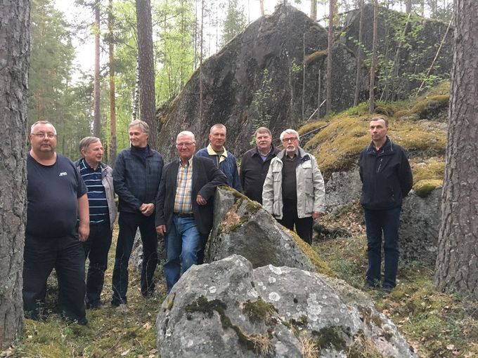 Hallitus Vilkaharjun panssariesteillä 30.5.2017. Vasemmalta Kai Kasanen, Olli Uotinen, Ilkka Partanen, Risto Päykkönen, Esa Repo, Lasse Partanen, Markku Vihavainen ja Asko Tolvanen