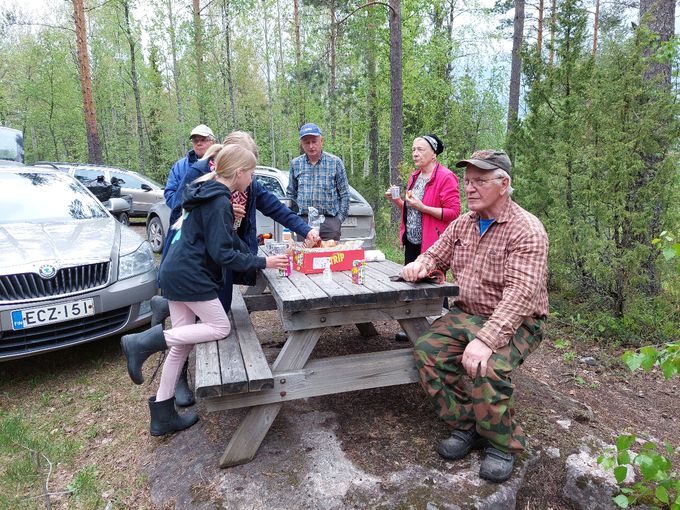 Tallkoiden lopuksi nautittiin talkookahvit.  KUVA Ilkka Partanen