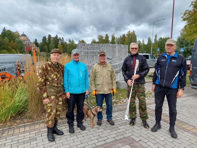 Tässä lähdössä maaottelumarssille. Vasemmalta Jaakko Lamberg, Hannu Sinkkonen, Risto Päykköne, Ilkka Partanen ja Esa Repo. Kuvan otti Olli Uotinen.

